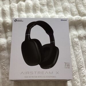 Black Wireless Headphones